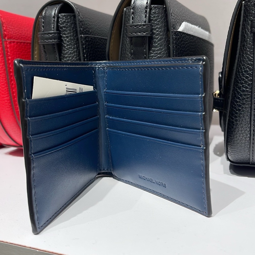 Michael Kors Cooper Billfold Wallet
Navy
NWT - Picture 5 of 16